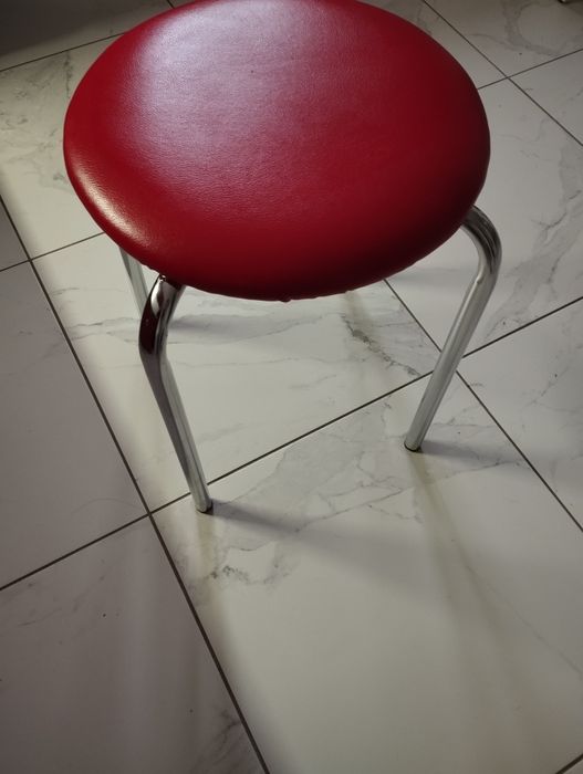 Продам табуретки