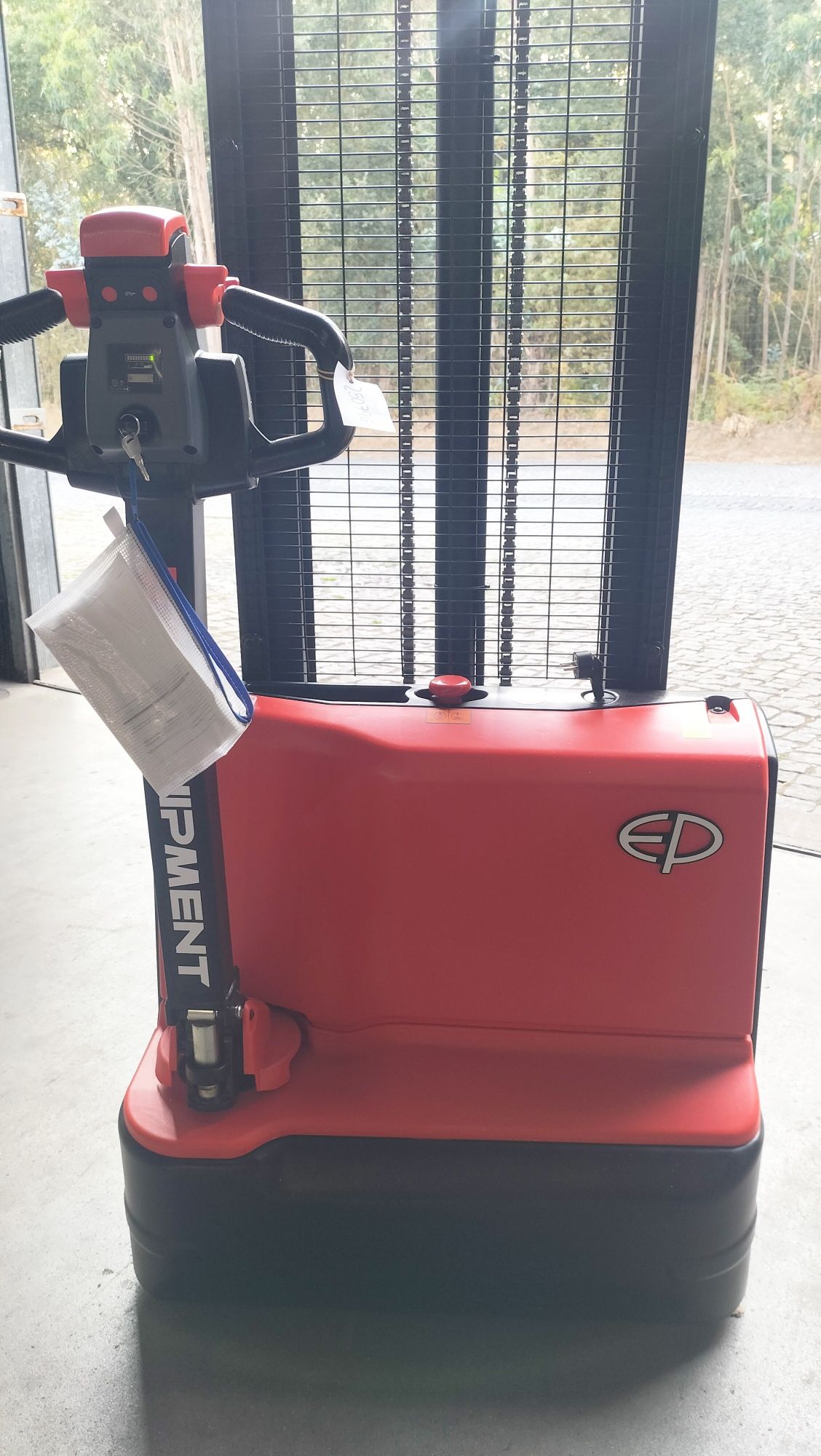 Novo 3200€ ,Empilhador , Porta Paletes , Stacker 1500kg Elev. 4,10mt