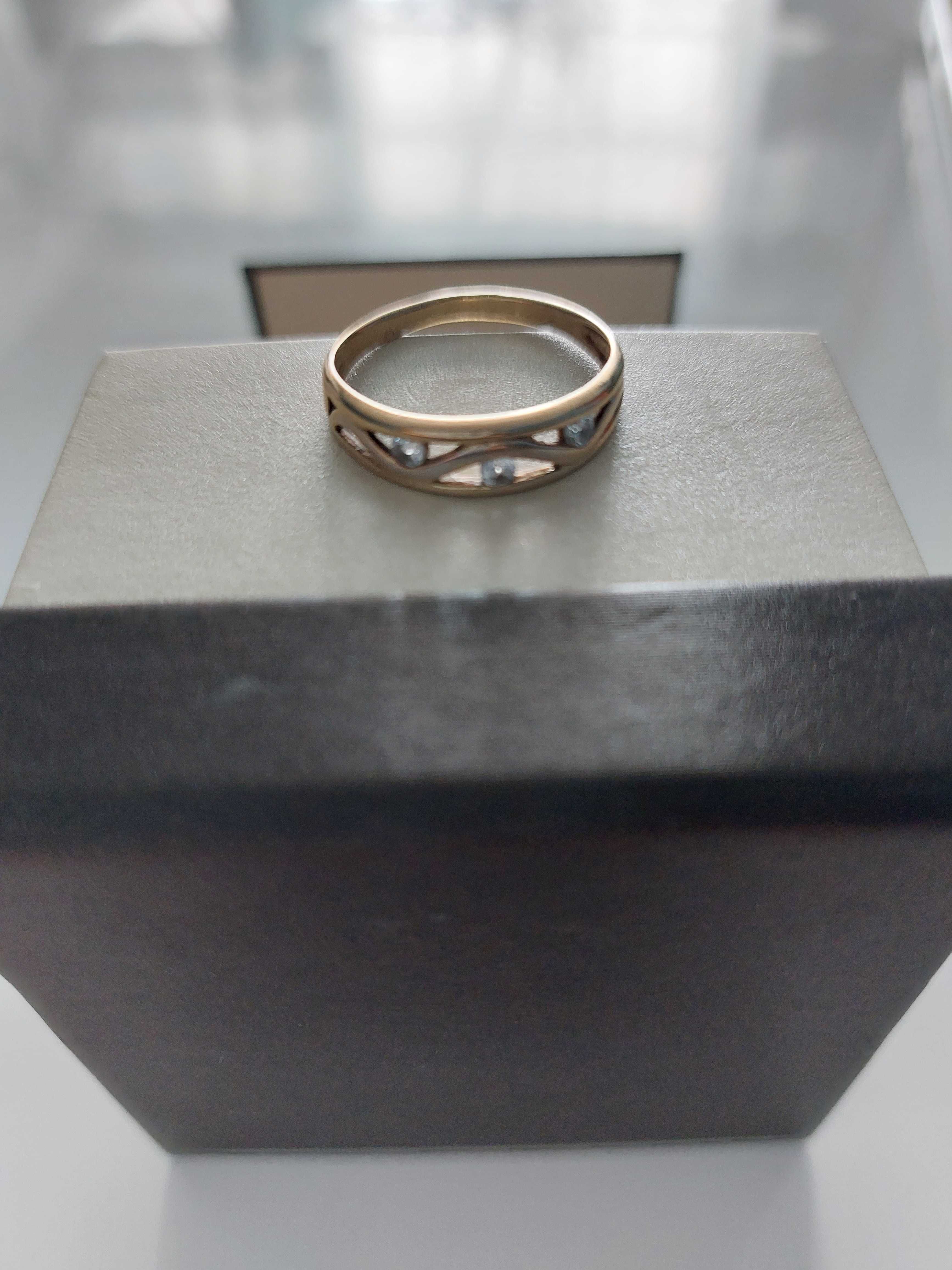Złoty pierścionek Aparat 333, 19,5mm