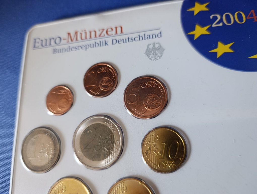 Набір євро-монет Німеччини 2004 року (Hamburgische Münze - J)