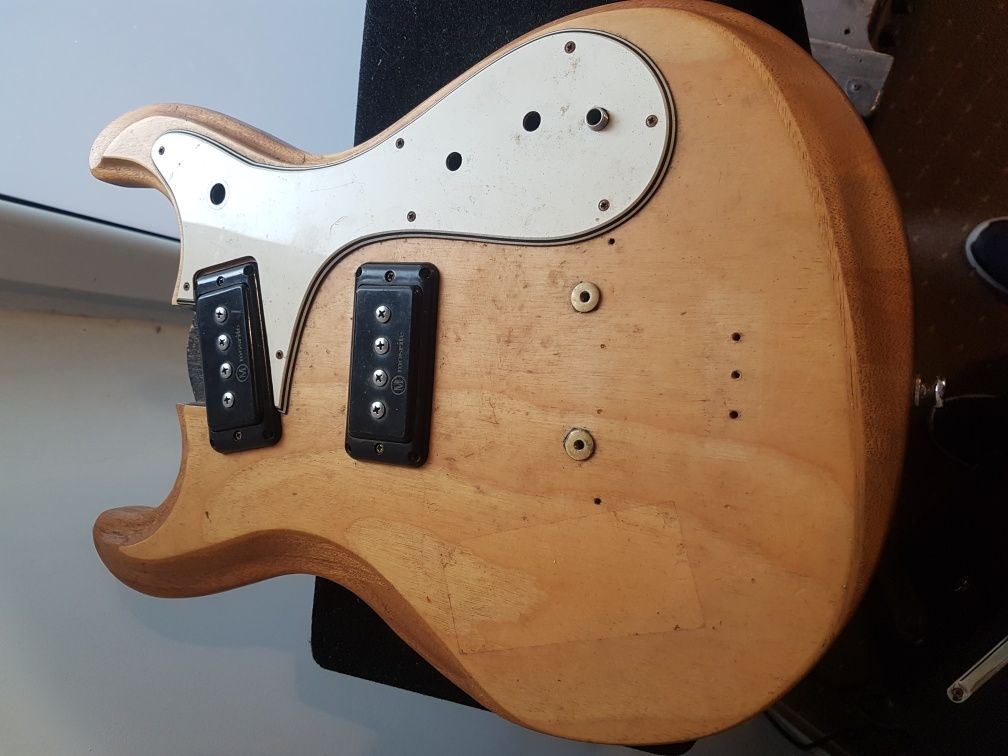 Mosrite korpus bas