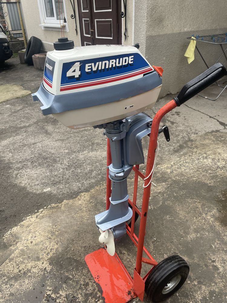 Лодочний мотор Johnson Evinrude