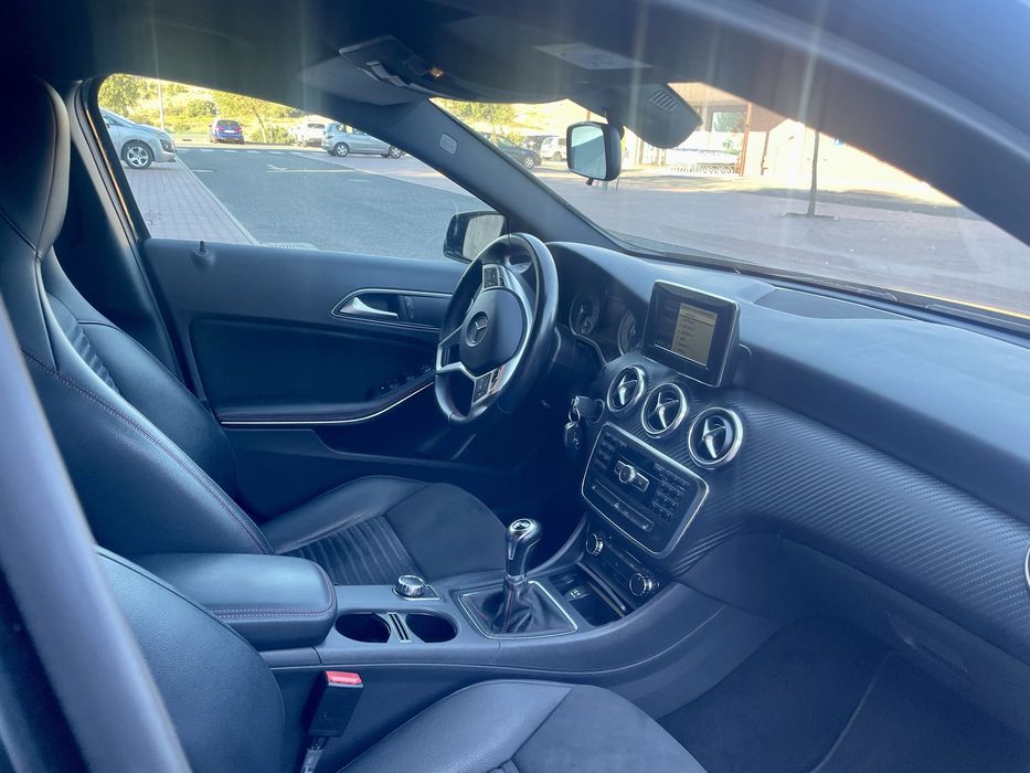 Mercedes A200 AMG Leds Est. c/ Pele Alcantra Camera Traseira