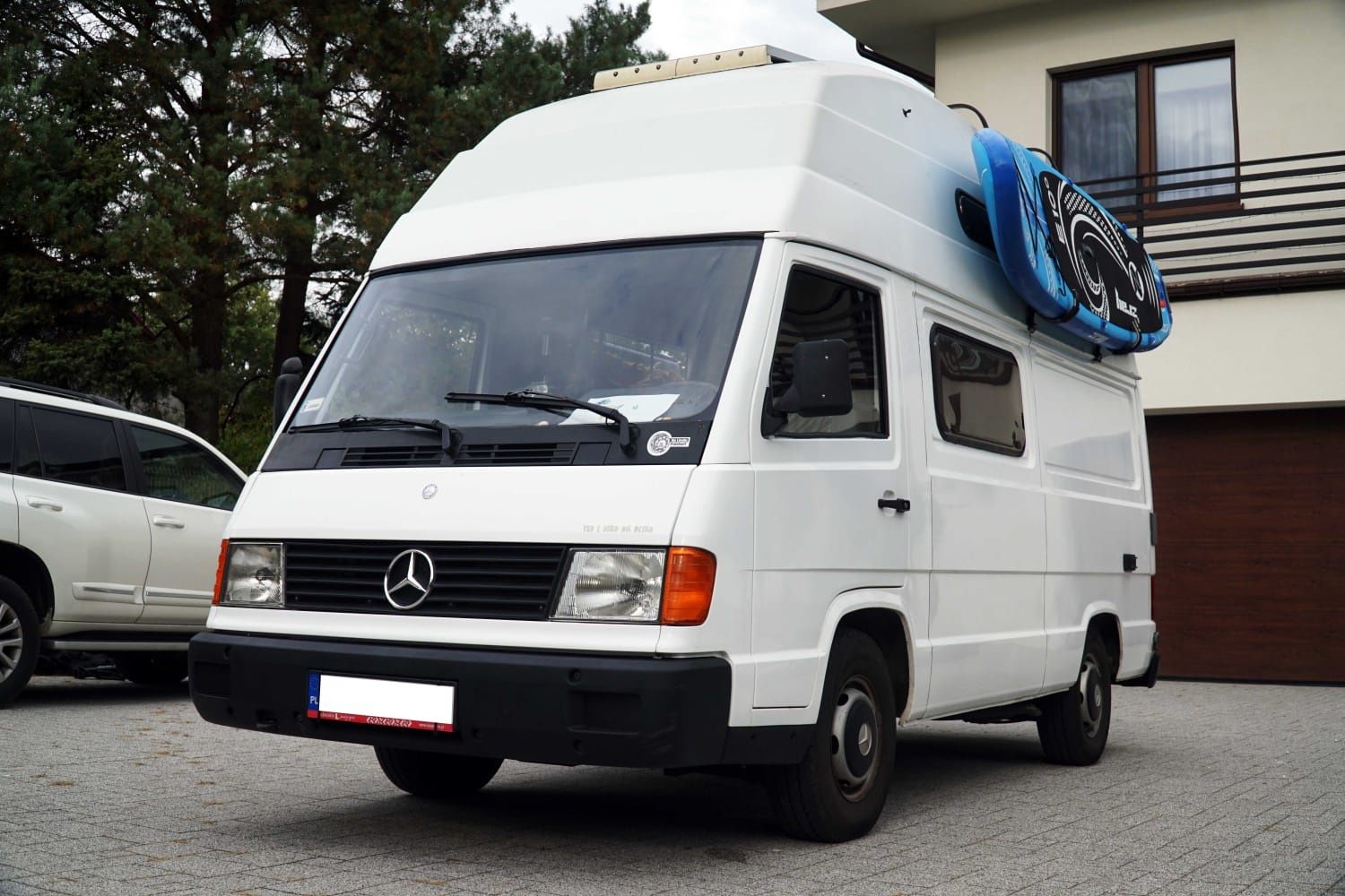 Wynajem kampera Mercedes mb100 6 miejsc, 4spania, wc, zlew, kuchnia