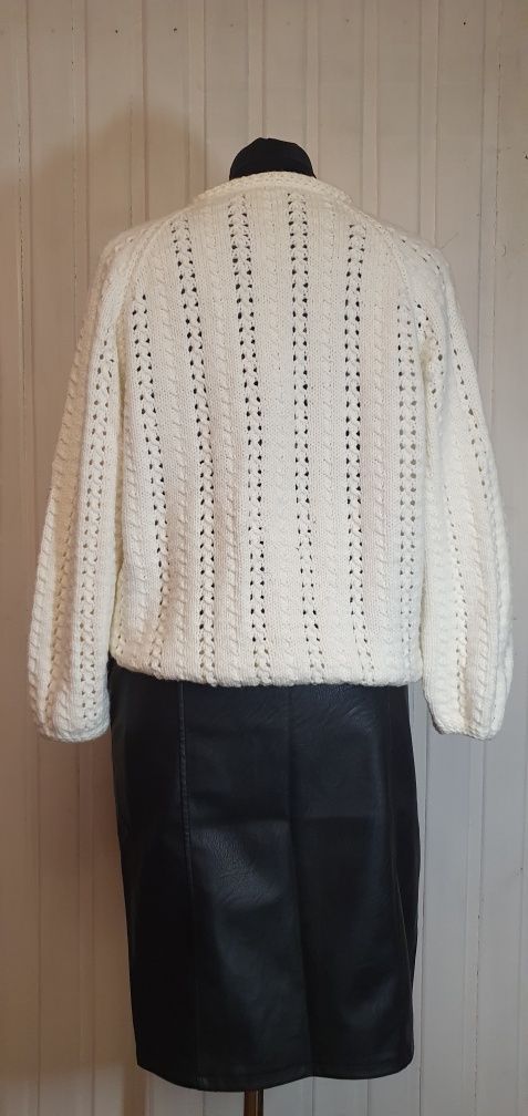 Sweter biały na guziki Oversize  NOWY