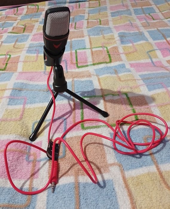 Мікрофон провідний