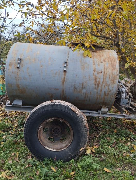 Бочка для води 3 куби, з насосом та редуктором, на колесах.