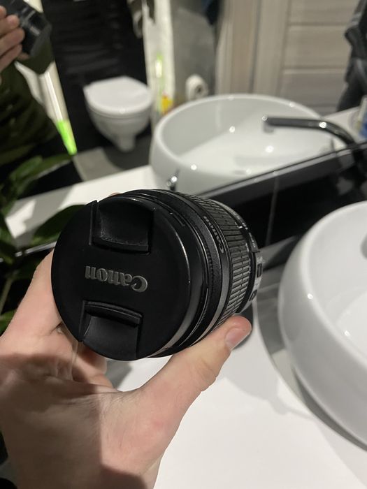 idealny stan obiektyw canon efs 18-55 is 2 II f3.5-5.6