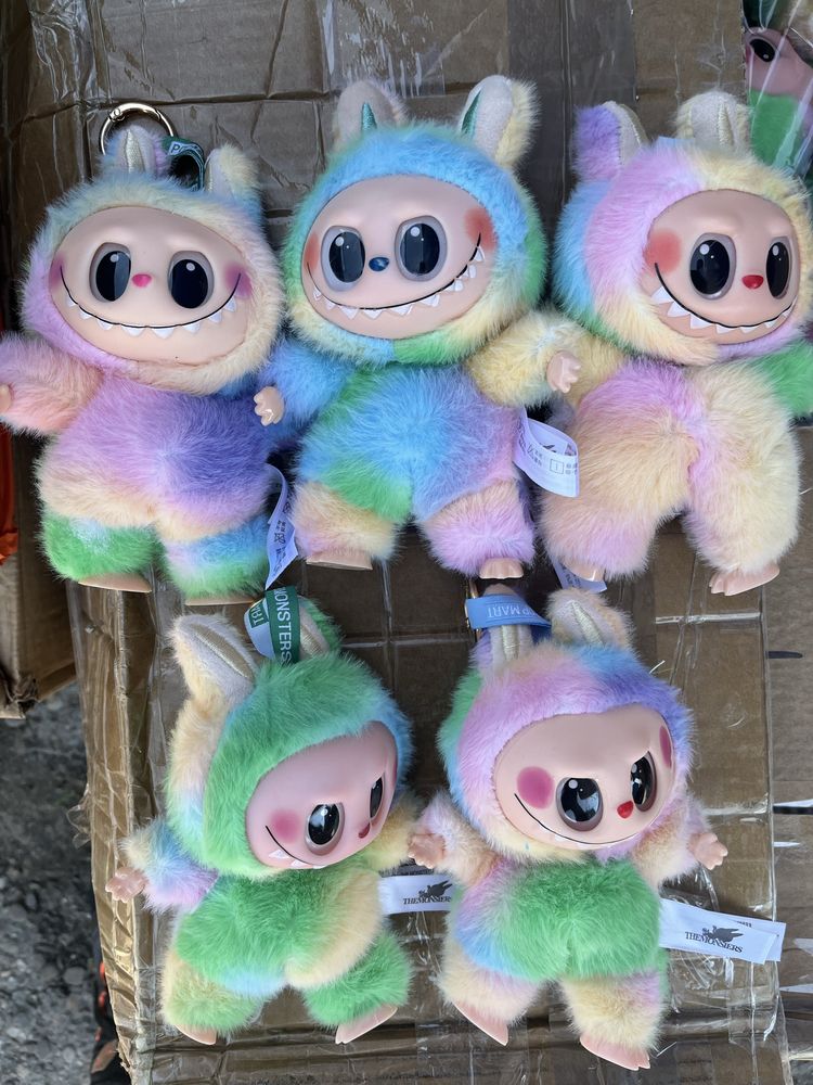 Лабубу в коробках колекційна labubu райдужна новинка