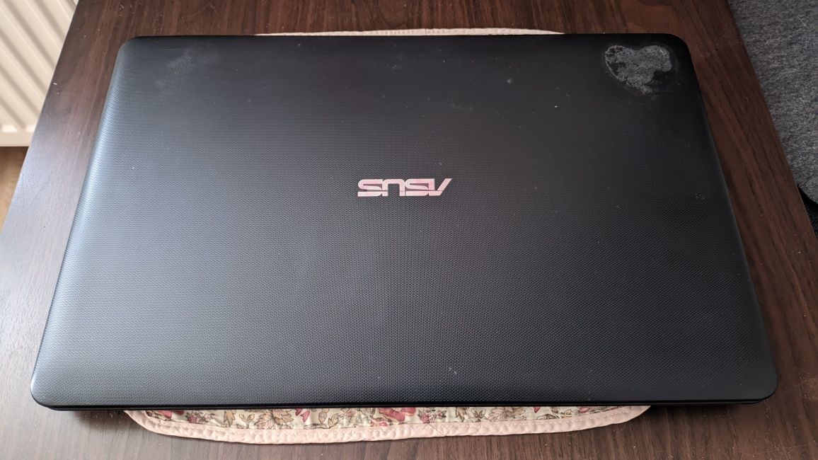 Laptop Asus K751L uszkodzony