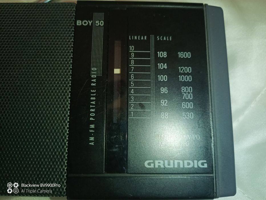 Rádio pequenino de mão intacto como novo