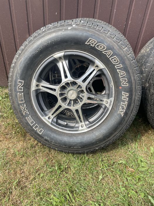 Диски з шинами Mazda Trebute