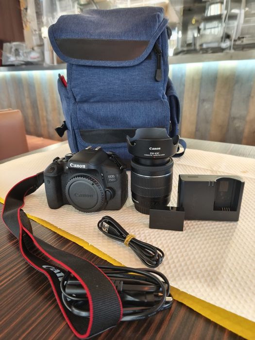 Máquina fotográfica Canon EOS 750D
