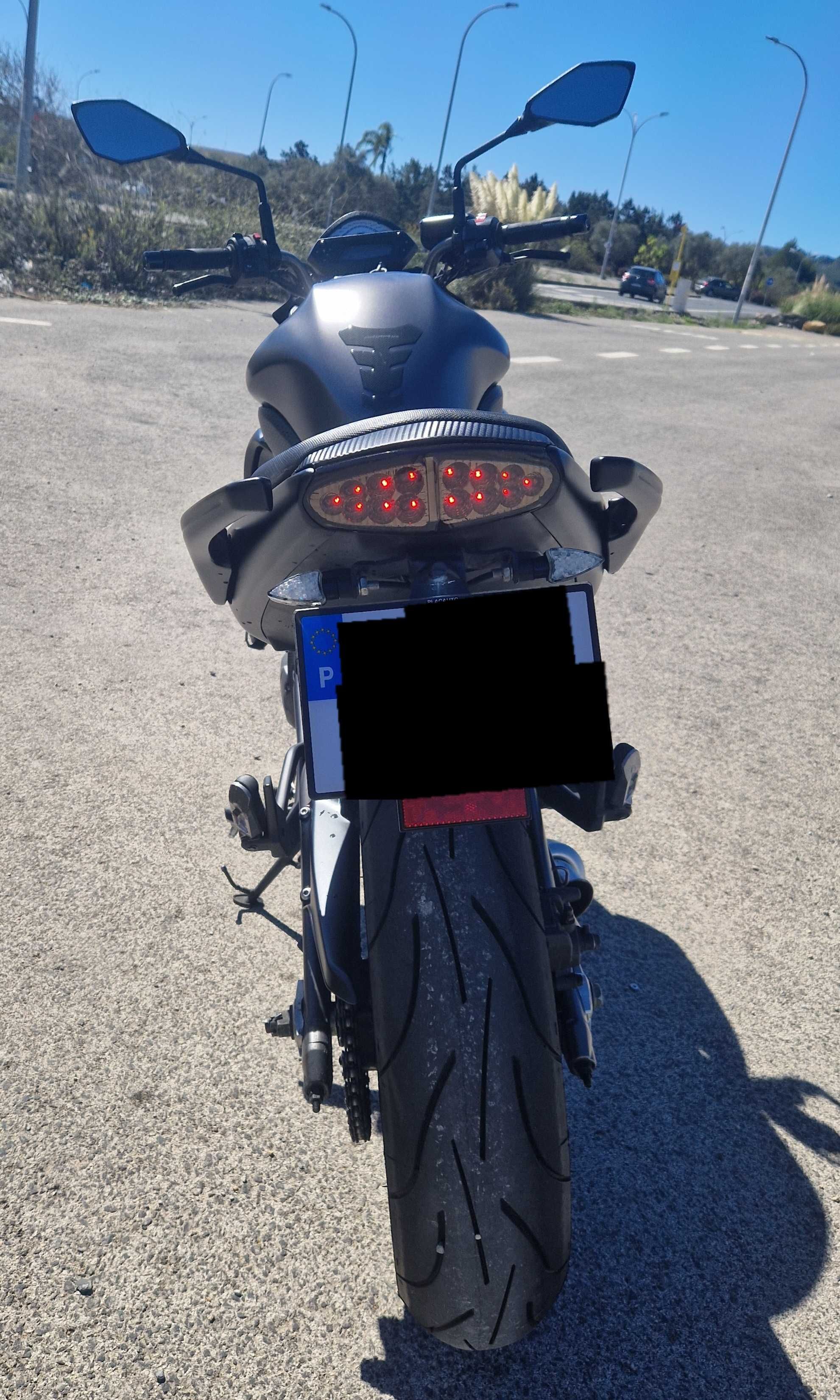 Moto Kawasaki ER6N