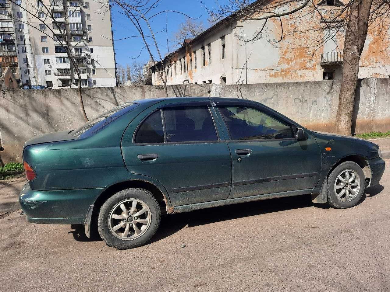 Nissan Almera 1996