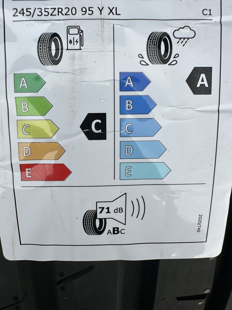 225/40r18 przod i 255/35r18 tył komplet nowe