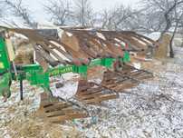 Продам плуг Велес 3+1 в гарному робочому стані