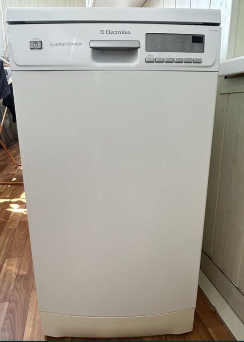 Продам посудомийну машину Electrolux