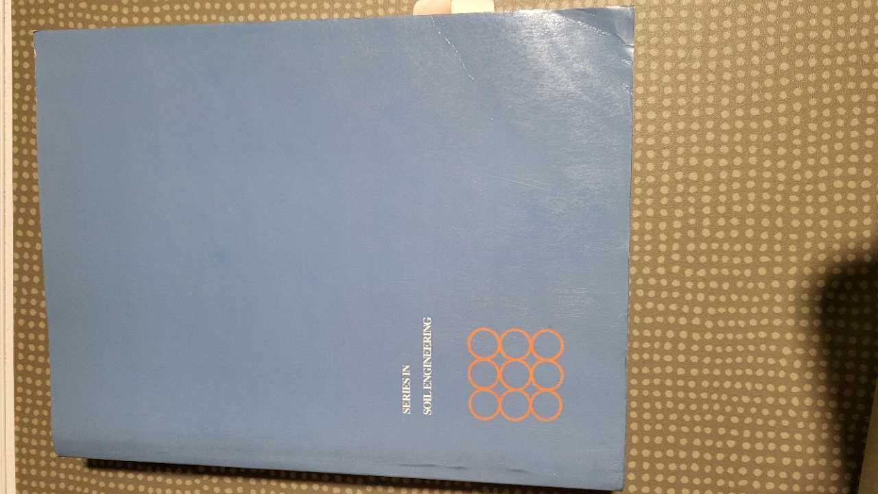 Soil Mechanics T. Lambe R. Whitman 1969 - miękka oprawa