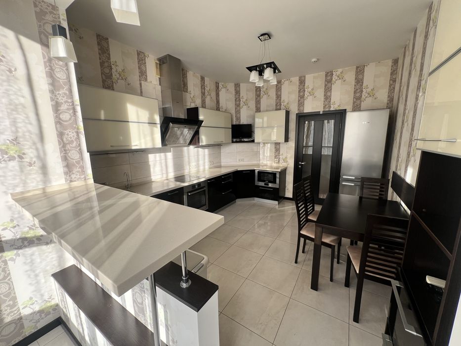 Оренда 3 кім. кв.  ЖК Пори року  Вул. Мокра 20