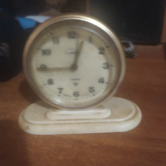 Годинник, будильник Янтар