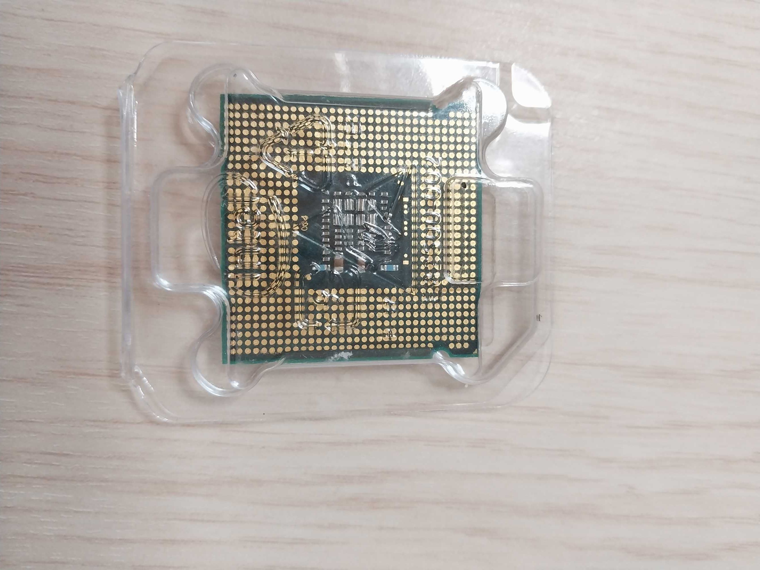 Процесор Intel Pentium E5400. 2.70 GHz,  800 MHz  Socket 775