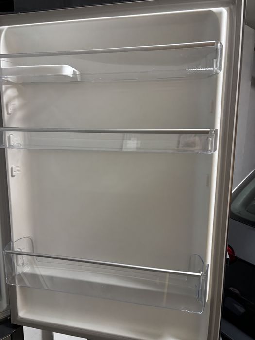 Frigorifico Ariston Hotpoint modelo ENBGH 19223 FW - no frost