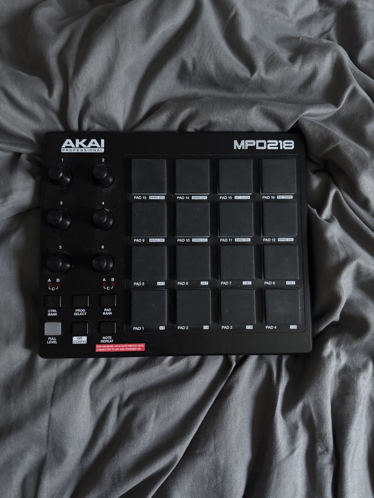 AKAI MPD 218 - Kontroler USB/MIDI