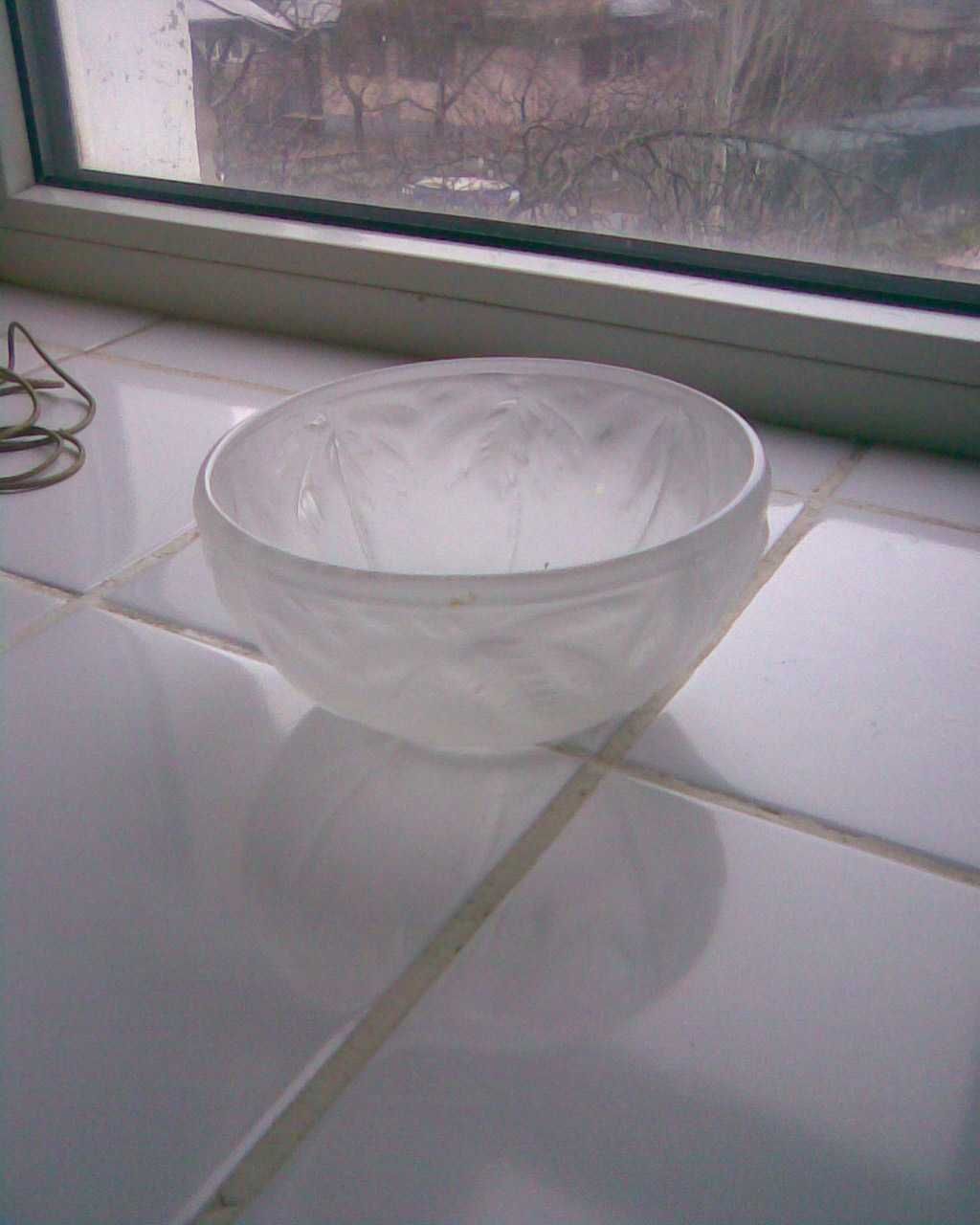 Продам салатник (вазу) "Пальмы" матированное рельефное стекло
