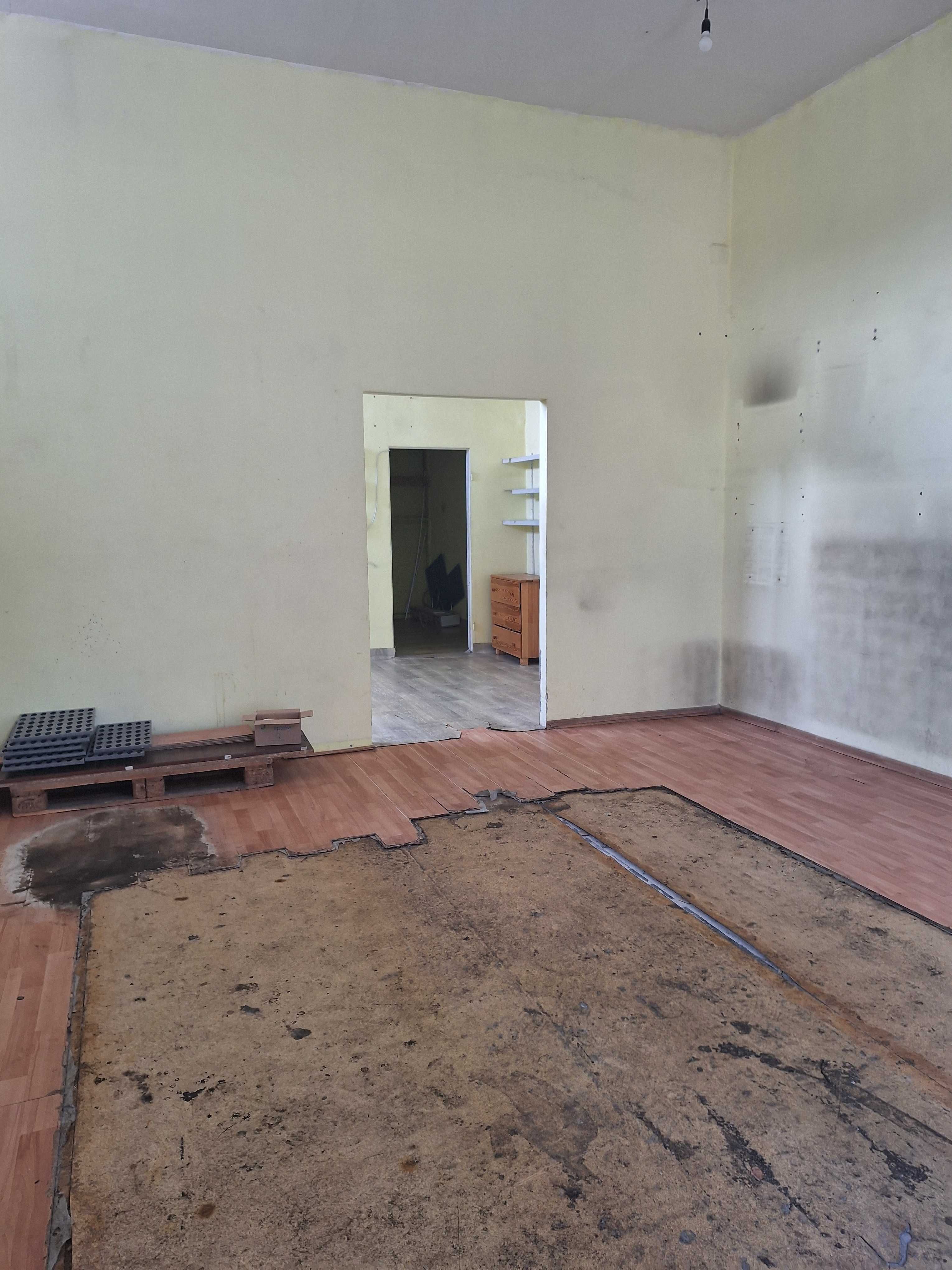 Magazyn 47 m2 z rampą, Ostatni Grosz
