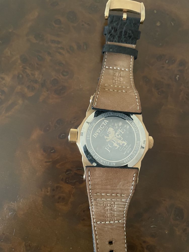 Швейцарские позолоченые часы Invicta оригинал