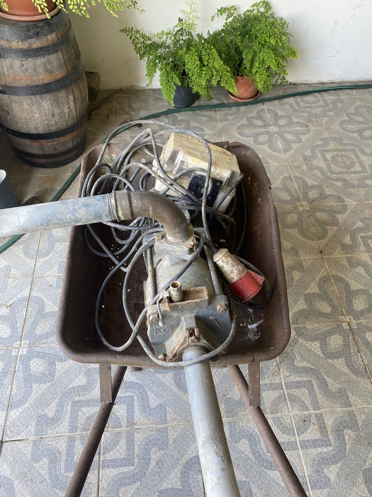 Vendo motor efacec + conjunto de rega