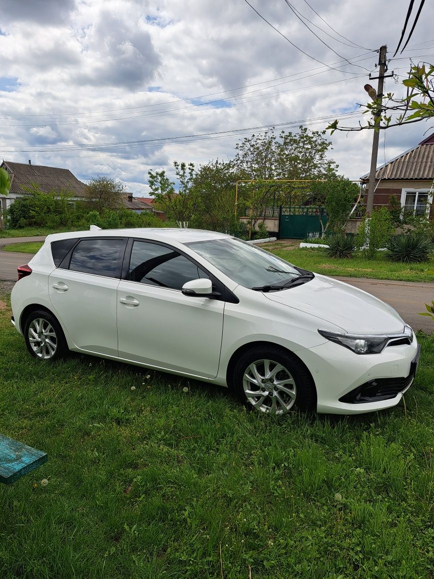 Тойта Ауріс 2018 Toyota Auris