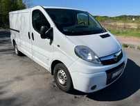 Opel vivaro  2x przesówne drzwi, webasto , klima, nowe opony, 2x kluczyki