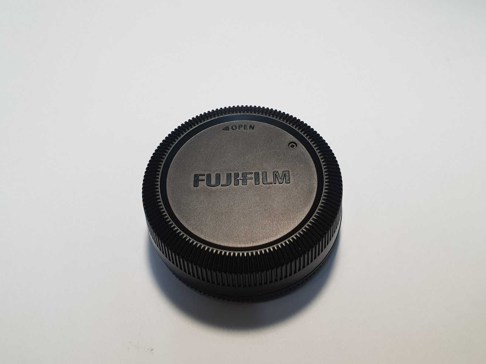 Комплект задняя крышка объектива Fujifilm RLCP-001 и фотокамеры