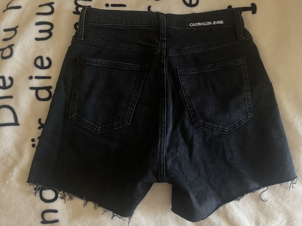Жіночі шорти Calvin Klein