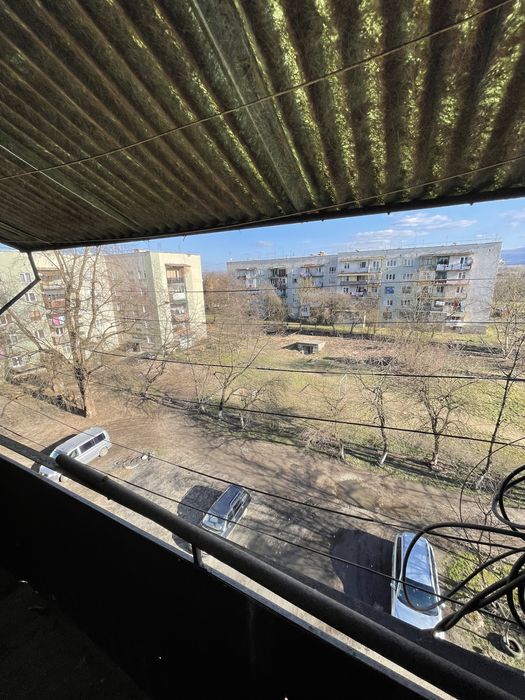 Продається трикімнатна квартира у центрі міста