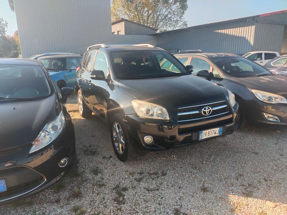 Toyota RAV4 2009 diesel manuale