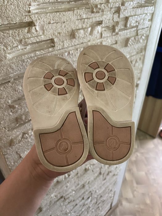 Сандалі на дівчинку 21