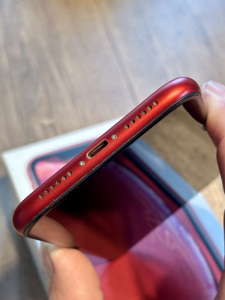 iPhone Xr Red Idealny oryginalny ekran. Nigdy nie otwierany.