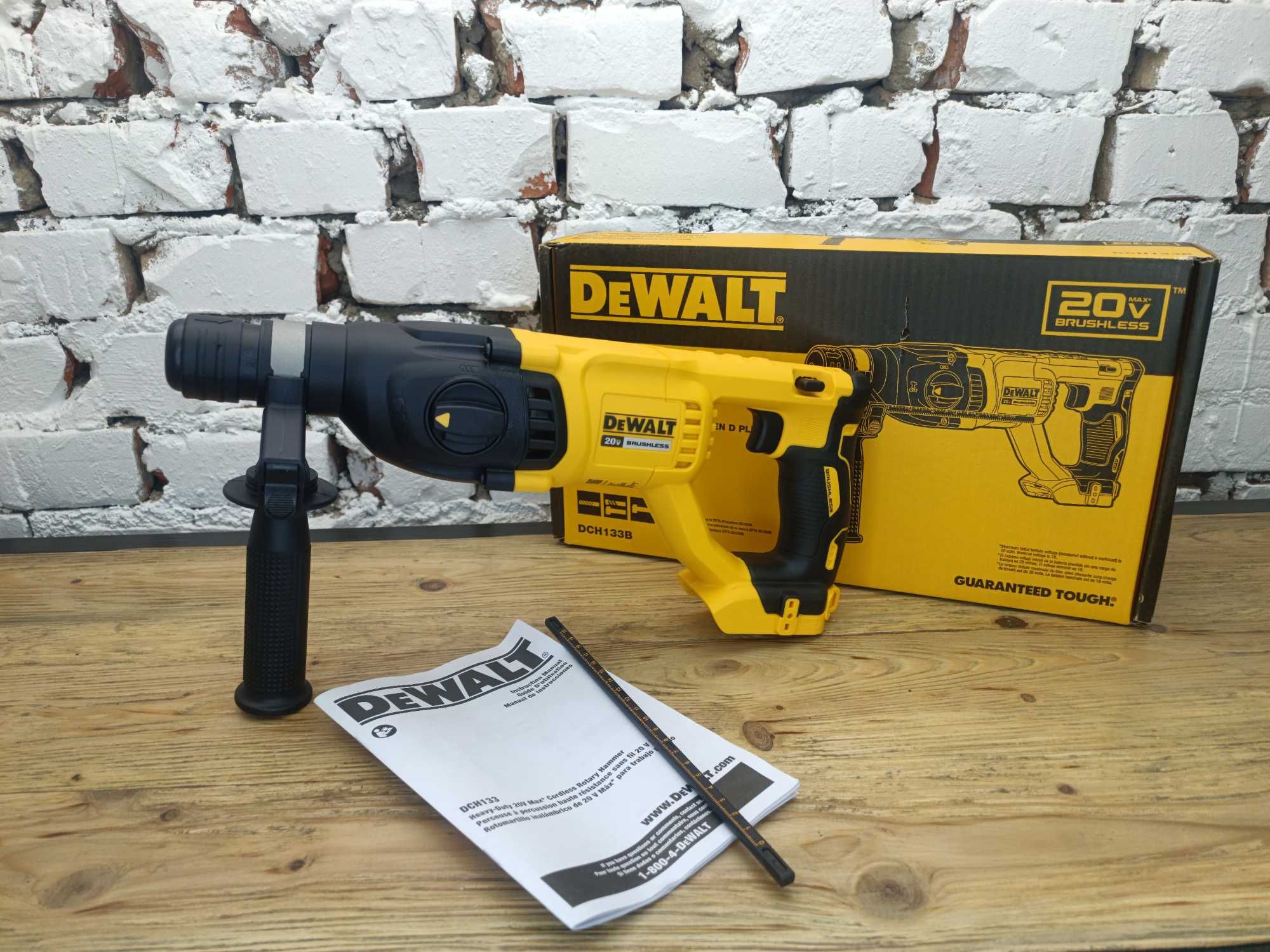 Безщітковий акумуляторний перфоратор DeWalt DCH133 з США Орігинал