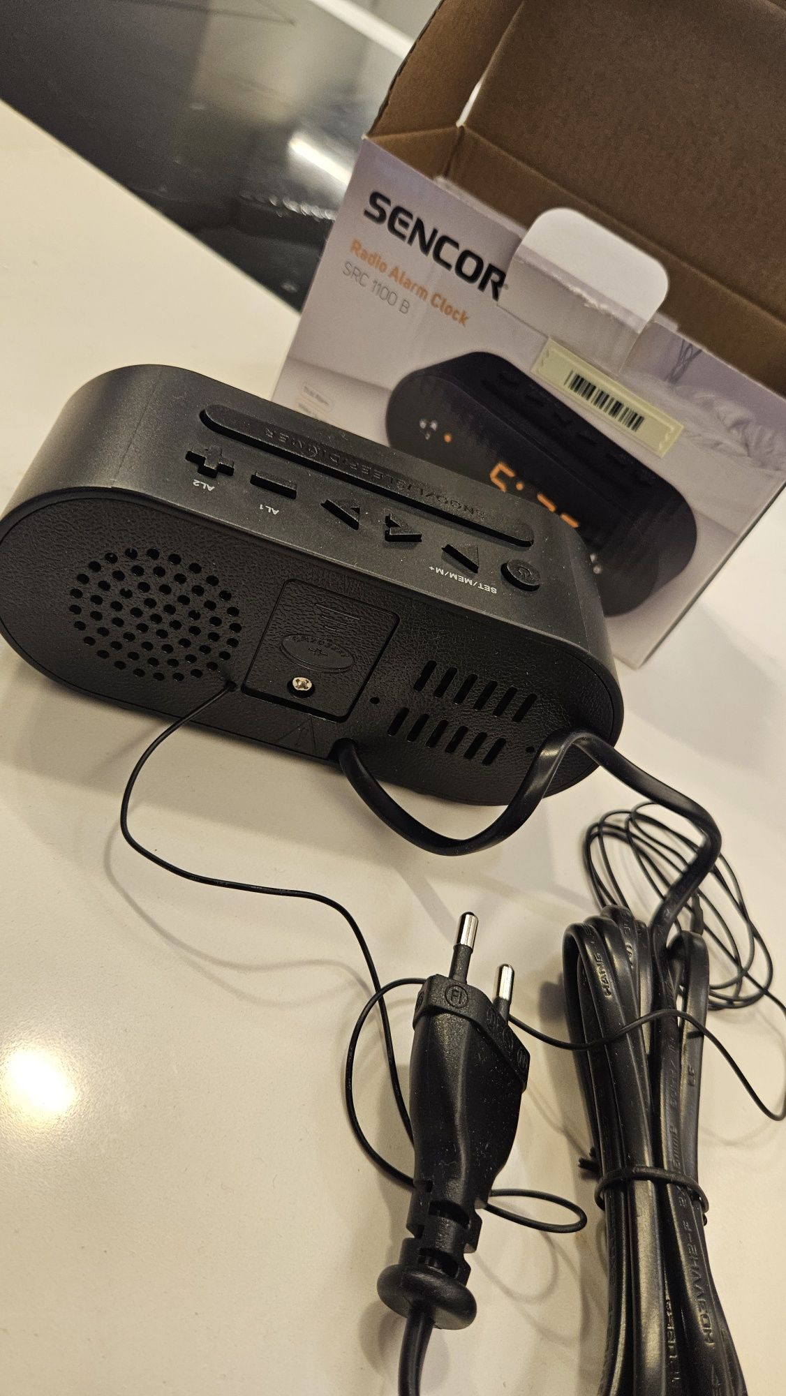 Sprzedam radiobudzik Sencor SRC 110 B - NOWY w opakowaniu