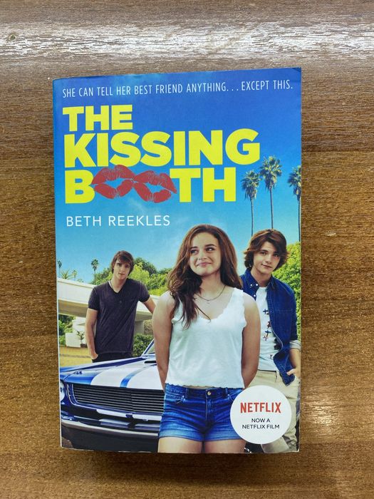 Книга The Kissing Booth/ Будка поцелуев Бет Ріклз на англійській