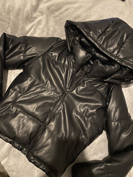 Курточка пуховик чорний