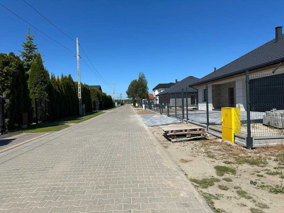 Окремостоячий будинок з гаражем під Варшавою