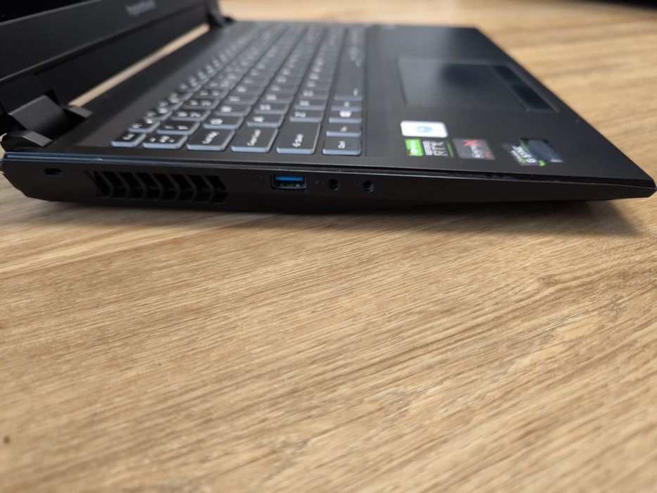 Laptop Hyperbook RTX2070