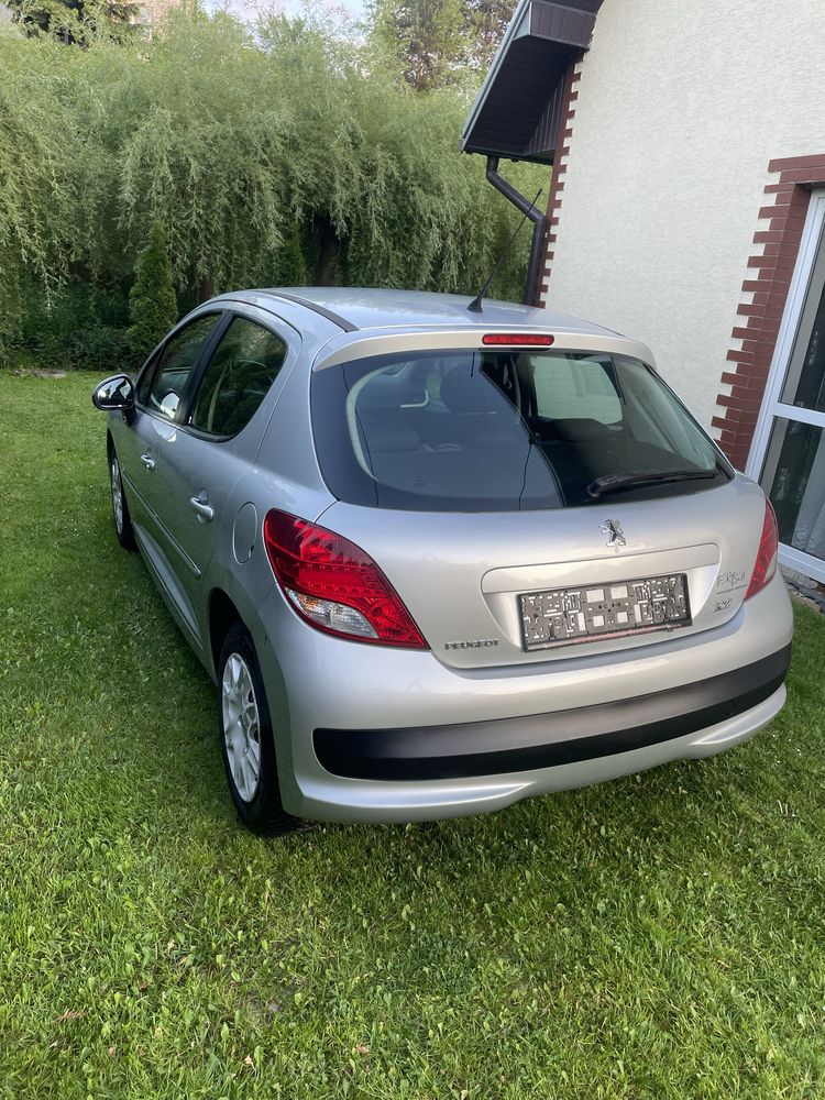 Peugeot 207 1.4 hdi 2012