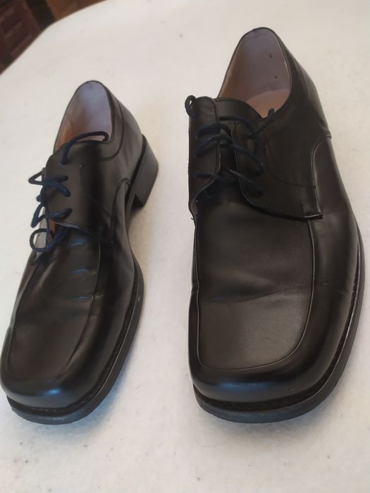 3 pares de sapatos clássicos de cerimónia como novos