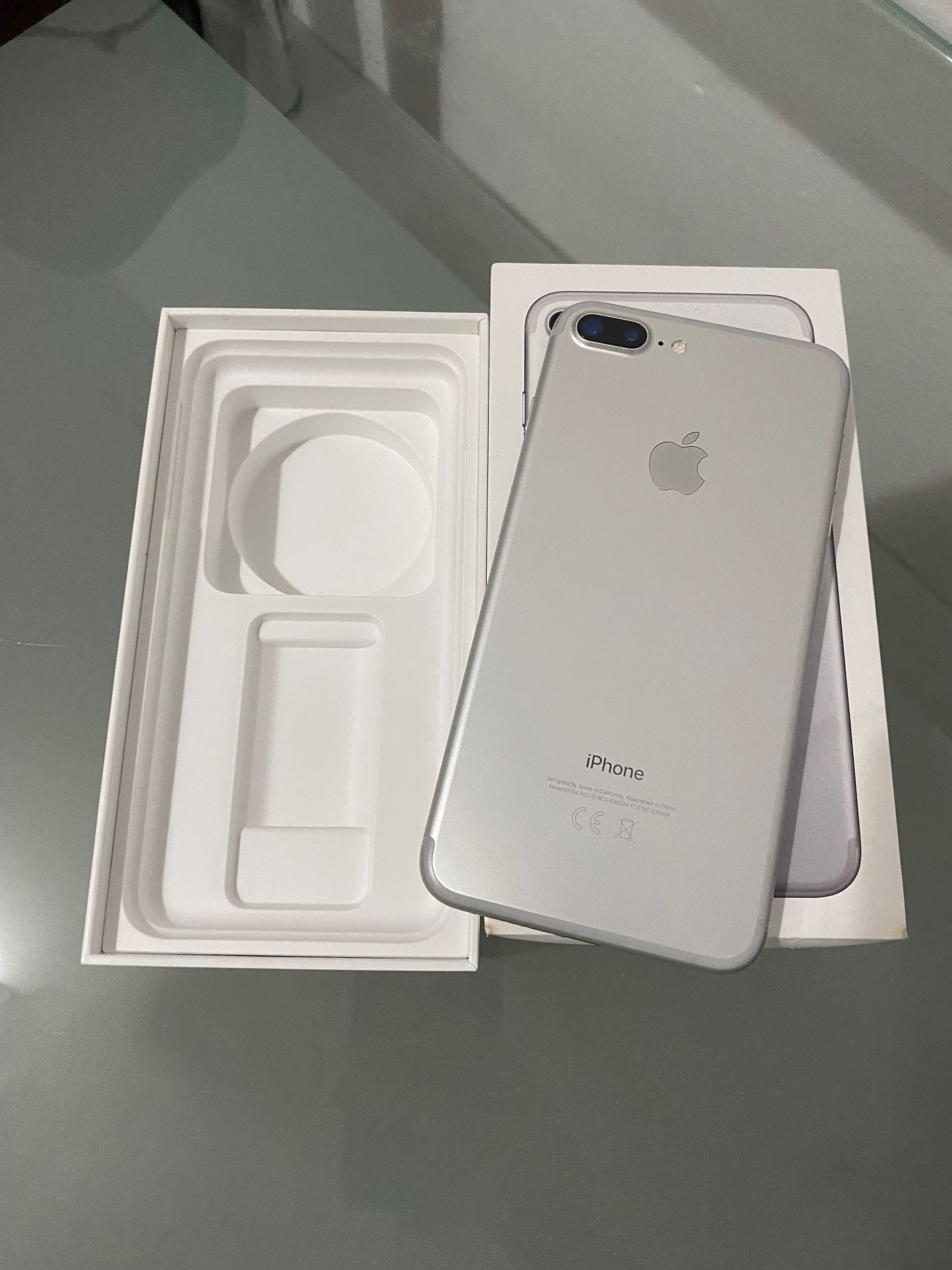 Srebrny Iphone 7 Plus 128GB + dodatki