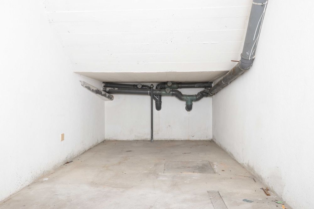 Garagem com anexo em Setúbal